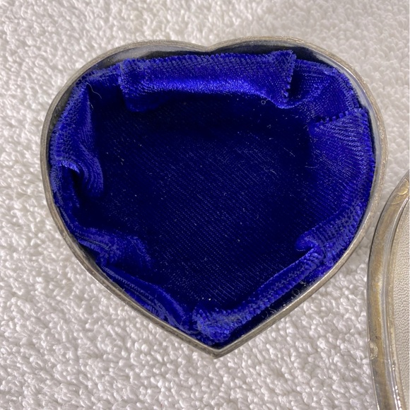 Vintage Silver Plated Zinc Heart Shaped Blue Velour Lined Trinket Box - Picture 9 of 13